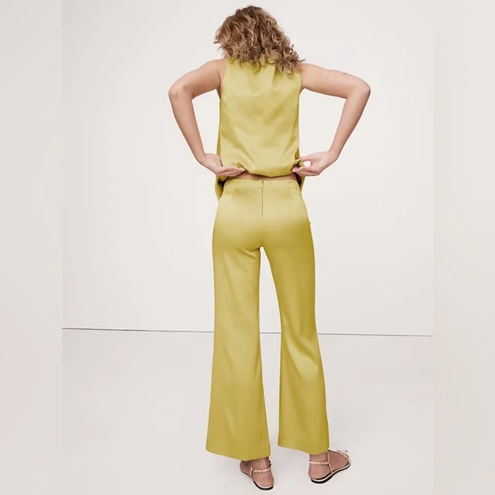 NEW! Banana Republic Mid-Rise Kick-Flare Satin Ankle Pant - Multiple #772704